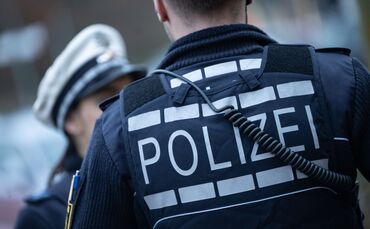 Die Polizei warnt Hundebesitzer vor gefährlichen Ködern. (Symbolbild)