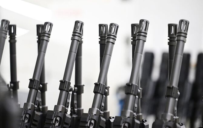 Stahl an Stahl: Die Läufe von Sturmgewehren in der Produktion von Heckler & Koch.