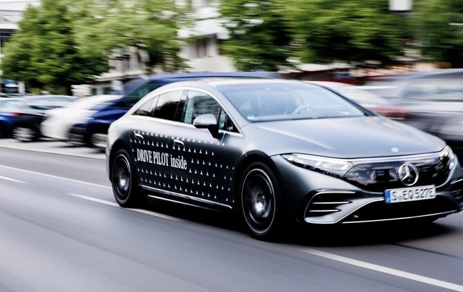 Mercedes-Benz EQS