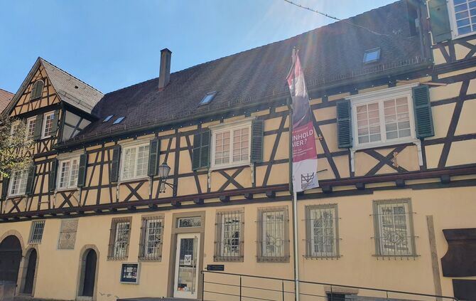Die Stadt Schorndorf will die beiden denkmalgeschützen Gebäude am Kirchplatz und mit dem Stadtmuseum in einen Neubau der Kreisba