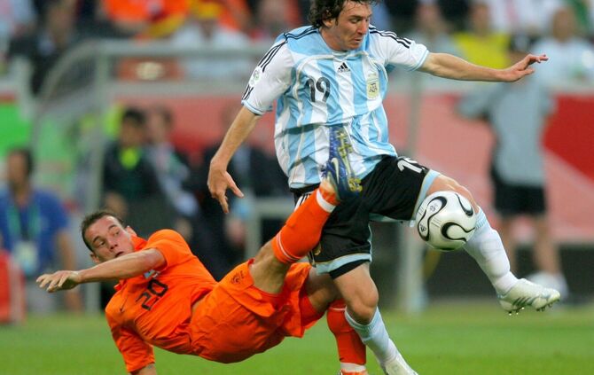 Schon 2006 bei der WM: Lionel Messi (r)