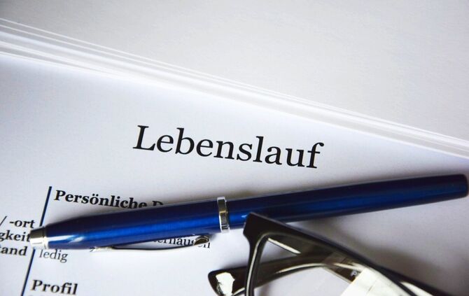 Beim Verfassen des Lebenslaufs gibt es viele weitverbreitete Irrtümer (Symbolfoto).