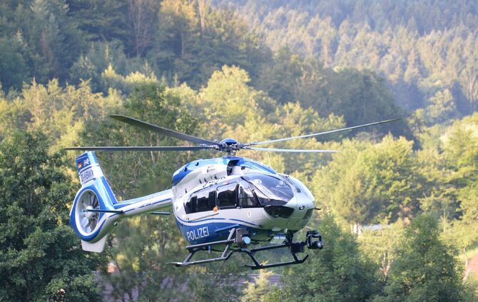 Oppenau: Weniger Polizisten vor Ort - 31-jaehriger auf der Flucht mit Polizeidienstwaffen