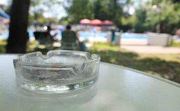 Im Freibad in Schwaikheim gibt es seit Mitte Mai eine Raucherzone.