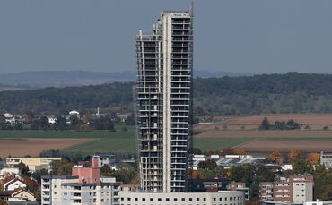 Früher Gewa-Tower, heute Schwabenlandtower: Ruhig wird es vorerst nicht um das höchste Wohngebäude in Baden-Württemberg (Archivf