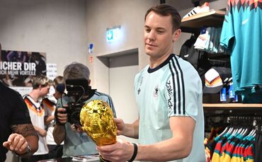 Autogrammstunde Manuel Neuer