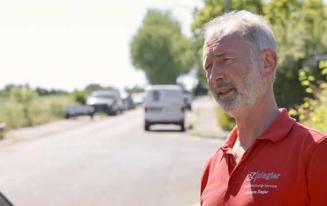 Andreas Ziegler berichtet über die Probleme mit der neuen Parkzonenregelung südlich der Gotthilf-Bayh-Straße