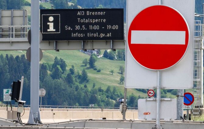 Demonstration und Totalsperre auf Brennerautobahn