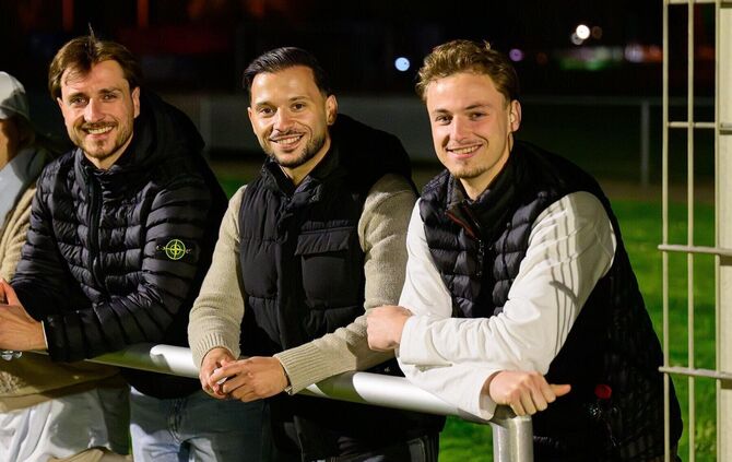 Backnanger Delegation mit Waiblinger Zukunft: Beim FSV-Spiel gegen den SV Fellbach ließen sich auch die Neuzugänge Mika Müller (