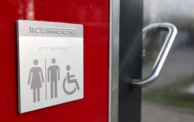 Die Toilette kommt immer zu spät? Wer Blase und Darm nicht mehr richtig unter Kontrolle hat, bekommt in den Rems-Murr-Kliniken k