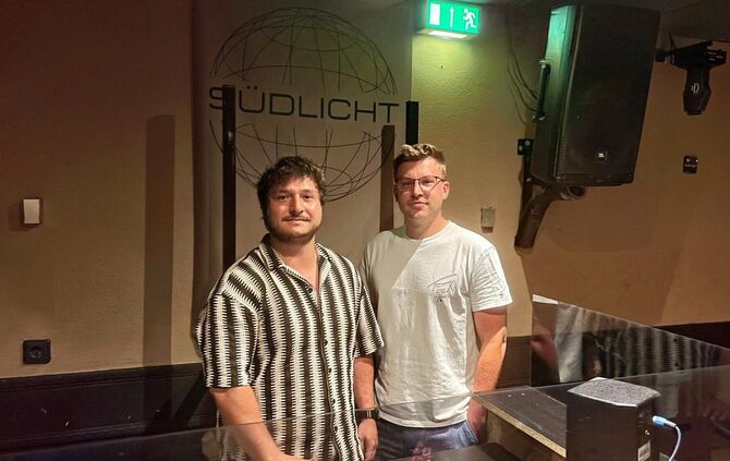 Die Geschäftsführer Philipp Lautner (l.) und Julian Waibel freuen sich, ihren Club Südlicht nach der verlängerten Sommerpause wi