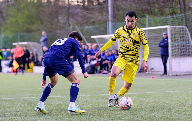 Anas Hammouda (in Gelb) wird den TSV Schornbach nach der Saison verlassen und zur SG Schorndorf wechseln.