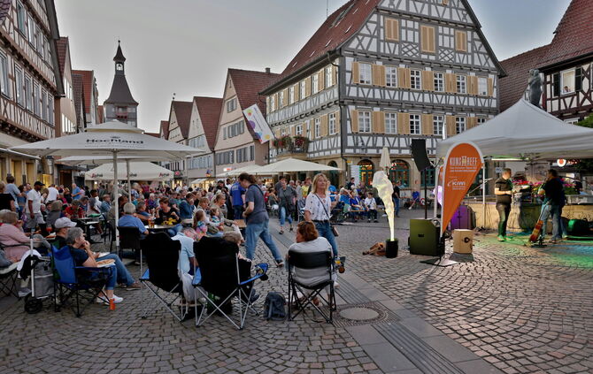 Der Marktplatz steht im Sommer an Freitagabenden meist im Zeichen von Konzerten. Hier ein Archivfoto vom Abschlusskonzert im ver