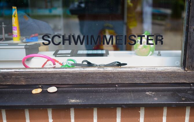 Der Bundesverband Deutscher Schwimmmeister fordert schärfere Regeln für Kinder und Jugendliche, die nicht gut schwimmen können.