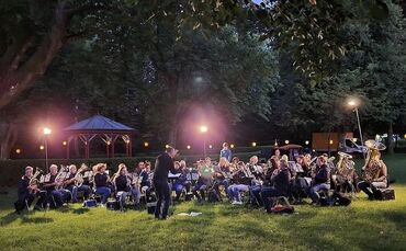 Romantisches Waldfest der Stadtkapelle Welzheim.