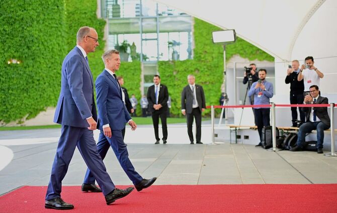 Merz und Magyar wollen nach 16 Jahren neue Wege in den deutsch-ungarischen Beziehungen beschreiten.