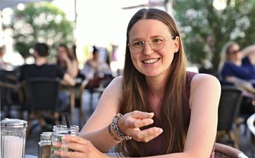 Verena Hauck spricht offen über den Weg, den sie während ihrer Schwangerschaften und rund um die Geburten ihrer Kinder gegangen 