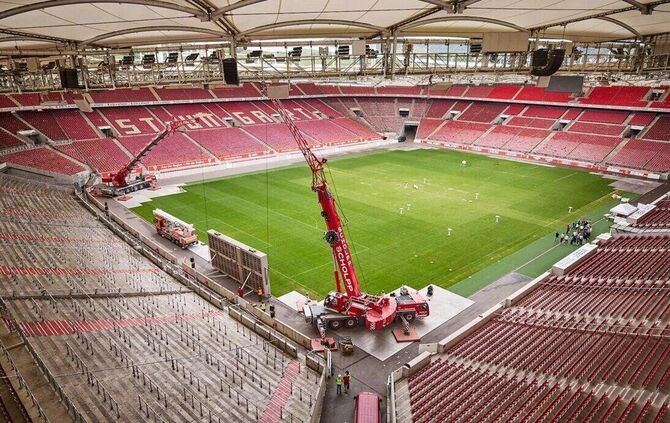 Im VfB-Stadion werden die LED-Leinwände ausgetauscht und durch neuerer und größere ersetzt.
