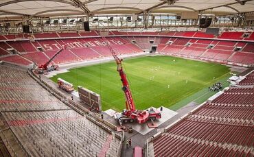 Im VfB-Stadion werden die LED-Leinwände ausgetauscht und durch neuerer und größere ersetzt.