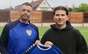 Ex-Fußballprofi Gianni Mollo wird Spielertrainer beim TB Beinstein (rechts neben TBB-Trainer Marco Kotrba).
