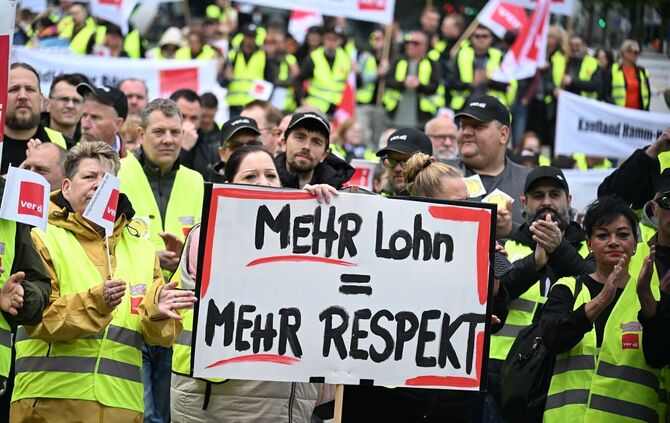 Beschäftige im Einzelhandel demonstrieren in mehreren deutschen Städten. (Archivbild)