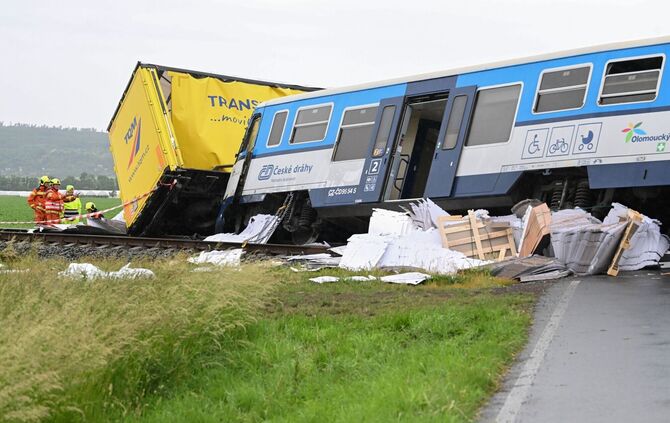 Zusammenstoß von Zug und Lkw in Tschechien