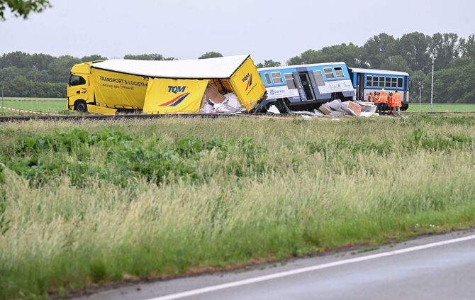 Zusammenstoß von Zug und Lkw in Tschechien