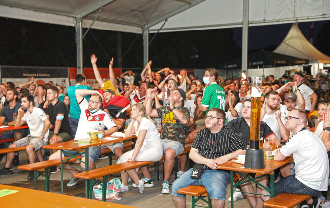 EM-Public-Viewing 2024 in der Kalaluna Sportbar in Schorndorf (Archivfoto). Auch die Spiele der WM 2026 werden dort zu sehen sei