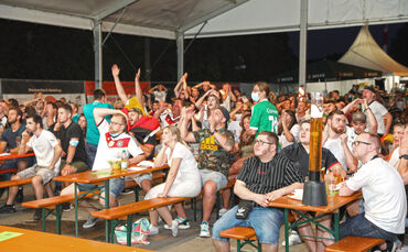 EM-Public-Viewing 2024 in der Kalaluna Sportbar in Schorndorf (Archivfoto). Auch die Spiele der WM 2026 werden dort zu sehen sei