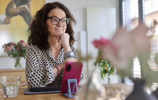 Sabine Wöhrstein aus Strümpfelbach ist froh, dass sie von ihrer Tochter im Alltag viel Unterstützung erfährt.