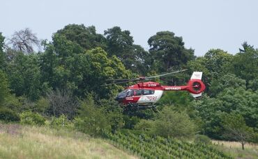 Hubschrauber-Einsatz am Kleinheppacher Kopf: 63-Jähriger stürzt mit seinem Gleitschrim ab.