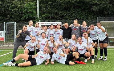 Die Frauen des SV Hegnach feiern ihre erfolgreiche Saison.