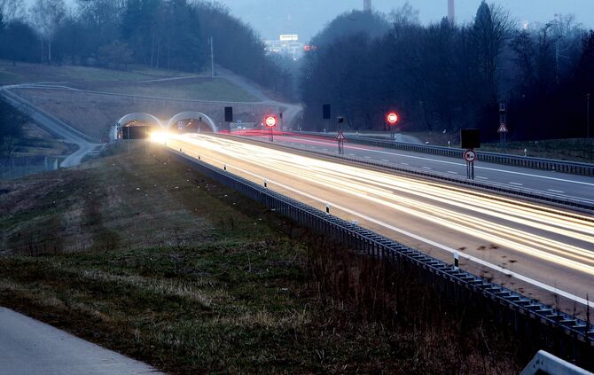 Der Leutenbachtunnel ist ab 21 Uhr nicht befahrbar, so das Landratsamt.