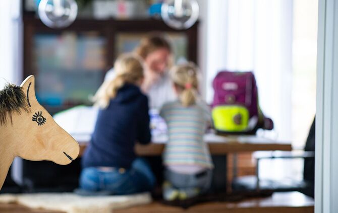 Mutter und Kinder