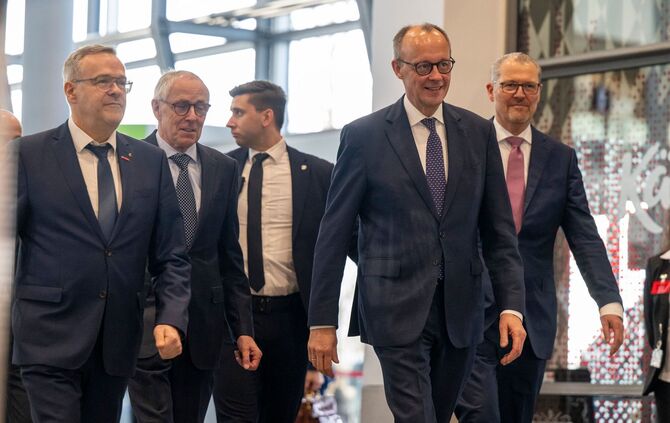 Spitzenverbände der Wirtschaft mit Merz