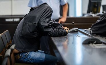 Prozessauftakt nach Fund von Leiche in Koffer