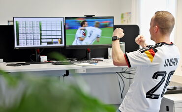 Fußballfieber im Büro? Die Lokalredaktion in Winnenden beschäftigt sich jedenfalls bereits mit dem WM-Turnier.
