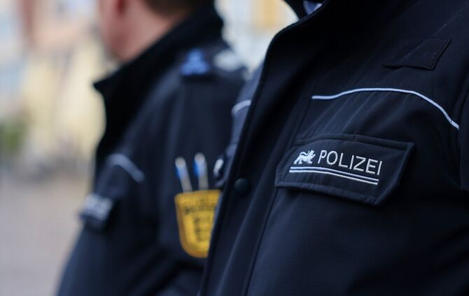 Polizisten haben am 3. Juni einen 15-Jährigen im Rems-Murr-Kreis festgenommen. Der 14-Jährige befand sich zu diesem Zeitpunkt be