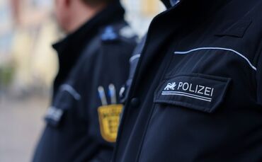 Polizisten haben am 3. Juni einen 15-Jährigen im Rems-Murr-Kreis festgenommen. Der 14-Jährige befand sich zu diesem Zeitpunkt be