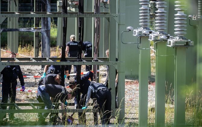Die Polizei ermittelt nach dem Brand am Umspannwerk.