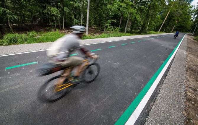 Radschnellweg (das Foto zeigt ein fertiges Stück zwischen Böblingen und Stuttgart).