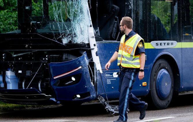 Zwei Busse stoßen in Oberbayern zusammen - mehrere Verletzte