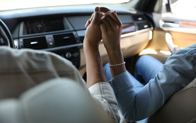 Die Frau sagt vor Gericht, ihr Partner habe sie schon einmal ins Gesicht geschlagen, aber sie seien "glücklich" (Symbolfoto).