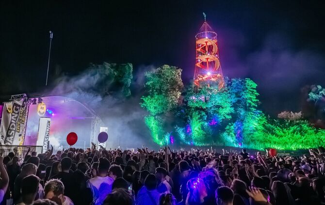 Letztes Jahr startete das altbekannte Fest auf dem Killesberg mit neuem Namen durch: Stadtwerke Stuttgart Lichterfestival.