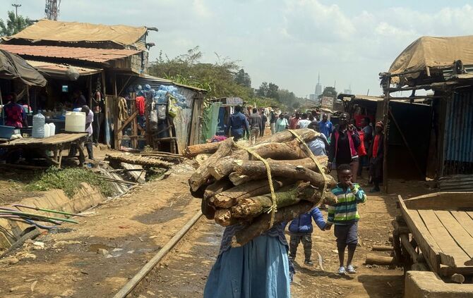 Slum Kibera - Straßenszene