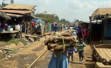 Slum Kibera - Straßenszene