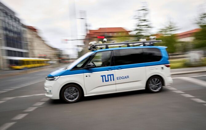 Erste Realfahrt eines autonomen Fahrzeugs unter neuen Bedingungen
