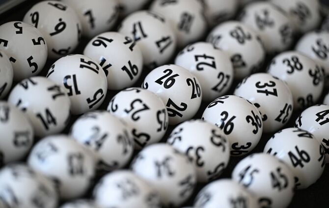 Der Mann hat den Haupt-Jackpot nur um eine Zahl haarscharf verfehlt. (Symbolbild)