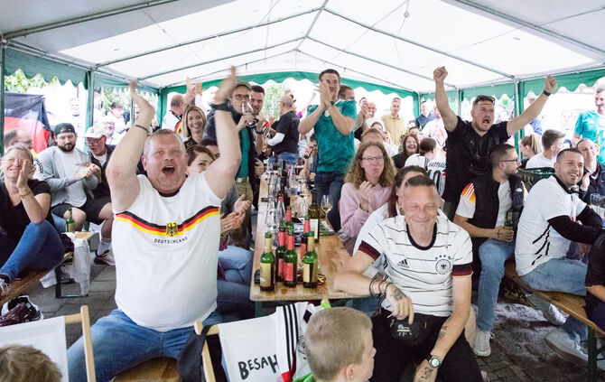 Welch ein Jubel im Weingut Kuhnle bei der Fußball EM 2024 - möge es zur WM 2026 wieder genau so schön werden!