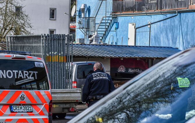 Frau stirbt nach Schüssen